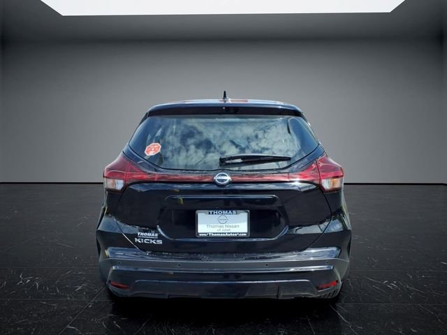 Certified 2025 Nissan Kicks Play S FWD image 4