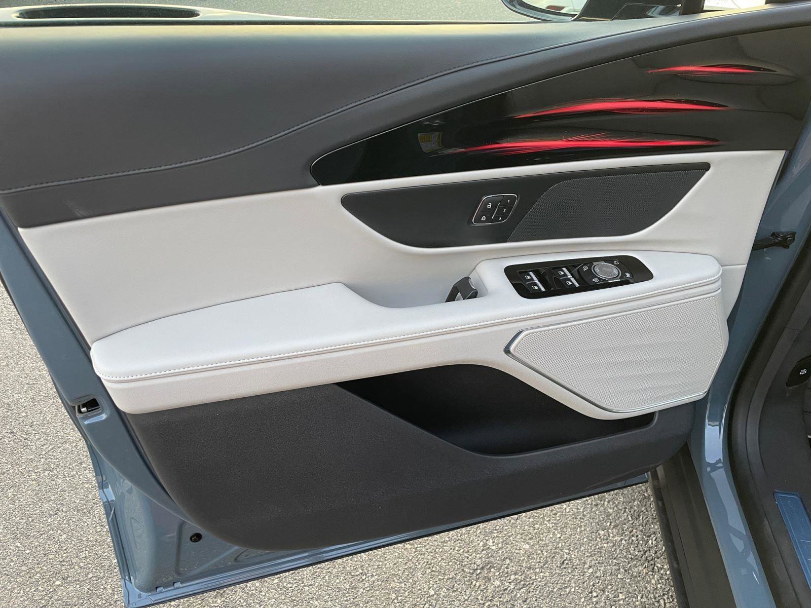 New 2026 Lincoln Nautilus Premier AWD/4WD image 17