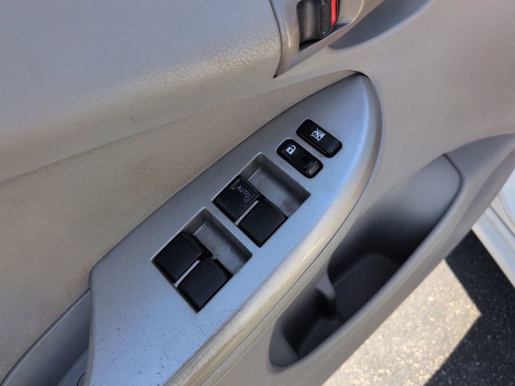 Used 2010 Toyota Corolla LE FWD image 12