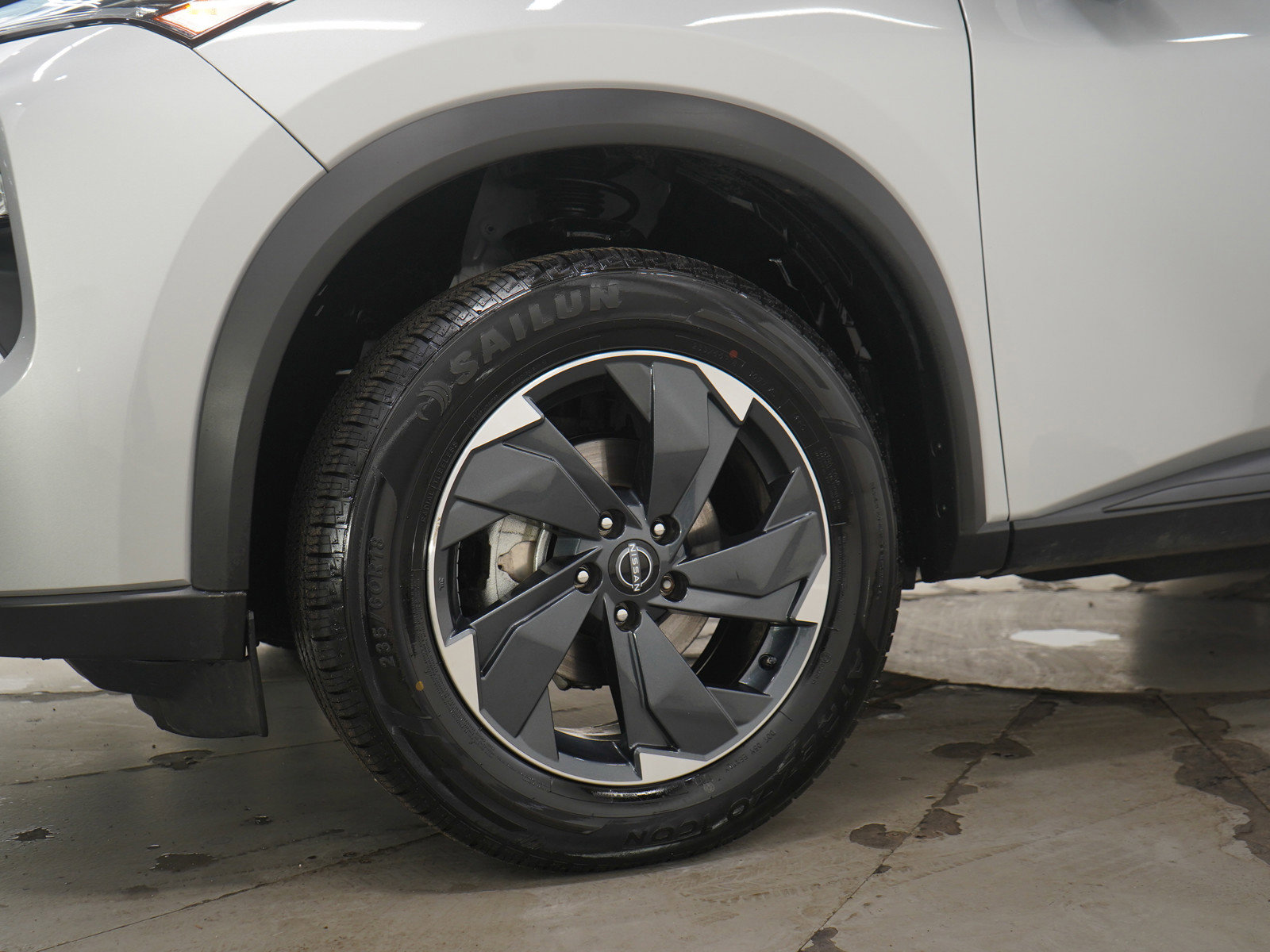 Used 2025 Nissan Rogue SV AWD/4WD image 31