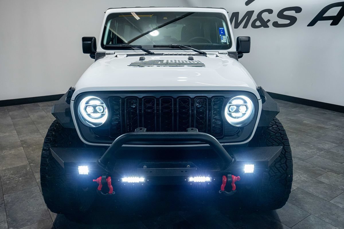 Used 2024 Jeep Wrangler Unlimited Sport AWD/4WD image 6