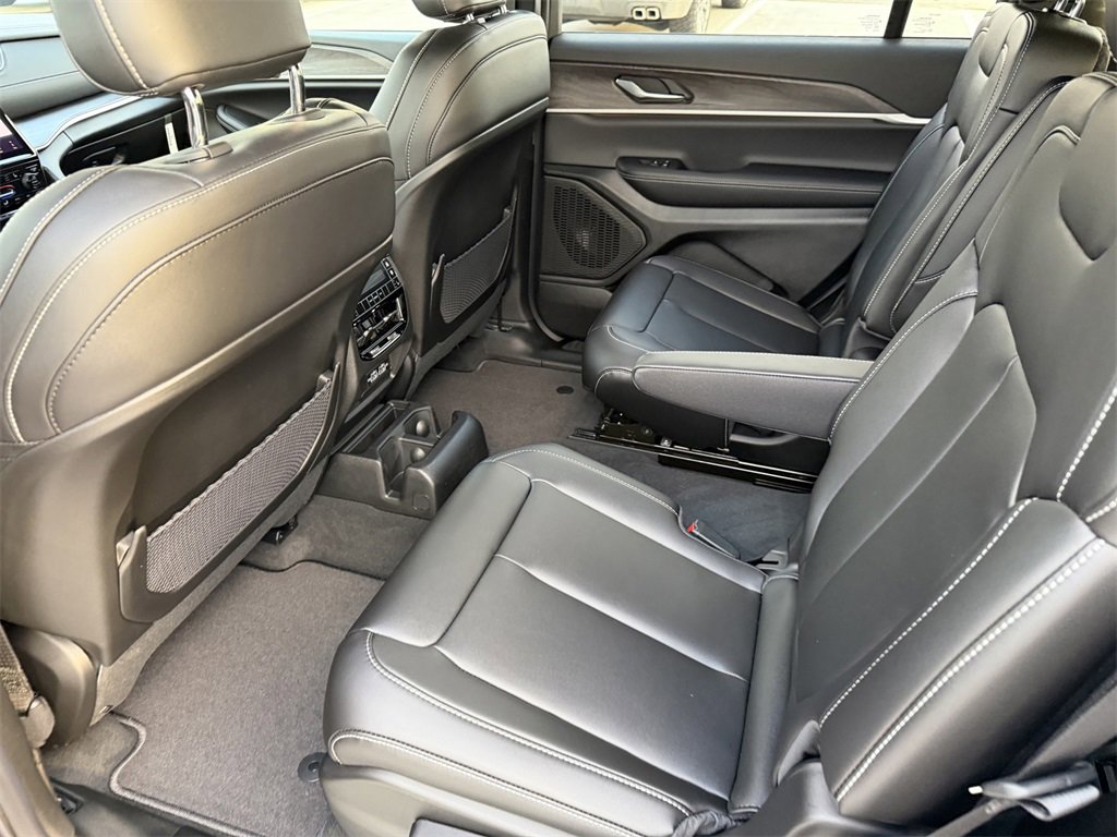 New 2025 Jeep Grand Cherokee L Limited image 12