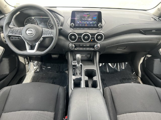 Used 2025 Nissan Sentra SV FWD image 17