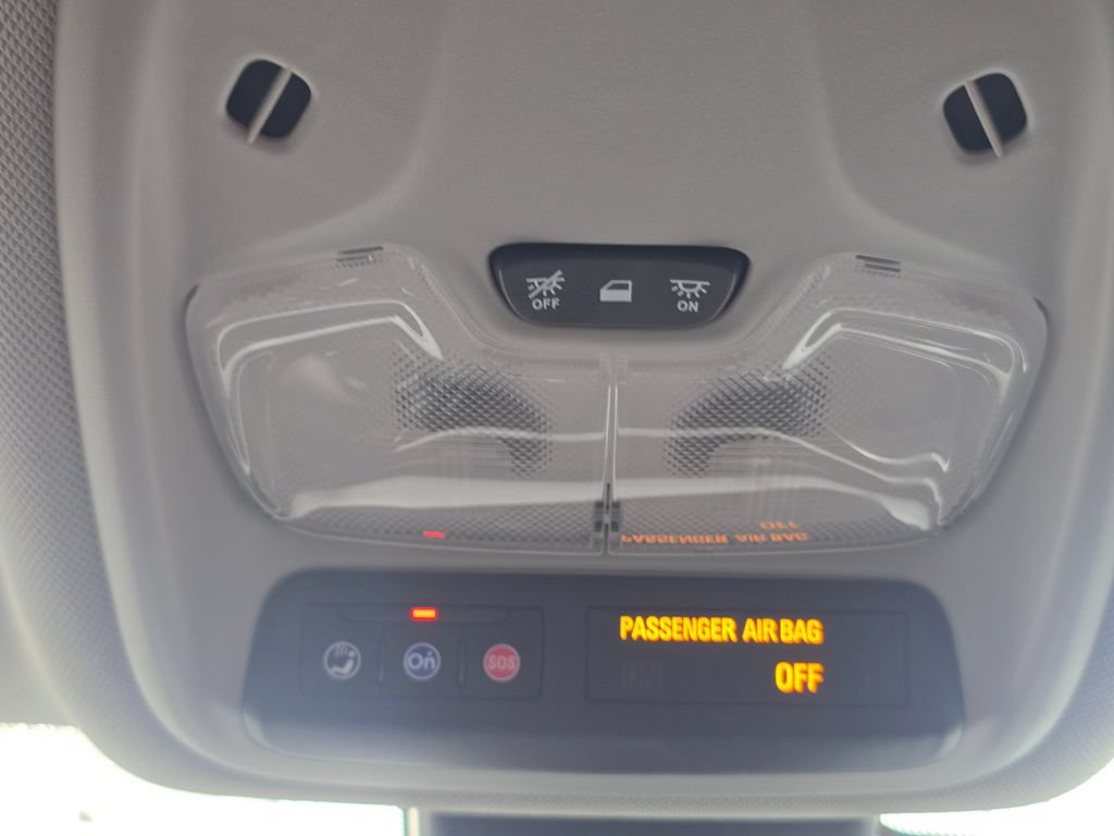 Used 2023 Chevrolet Bolt EUV LT w/ Redline Edition FWD image 29
