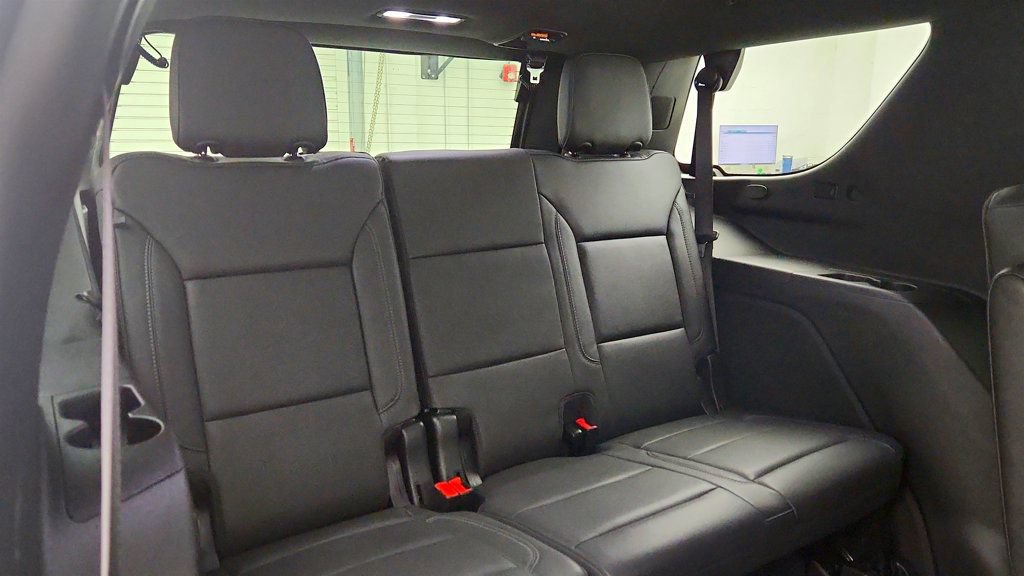Used 2023 Chevrolet Tahoe Z71 w/ Luxury Package AWD/4WD image 25