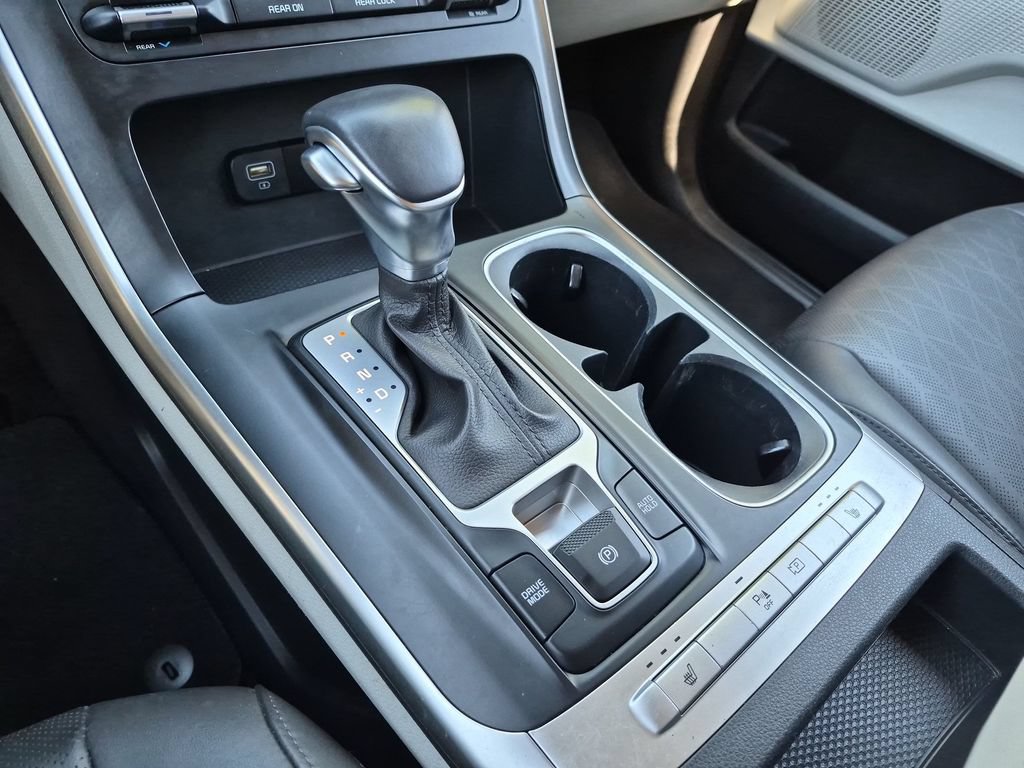 Used 2024 Kia Carnival LX FWD image 30