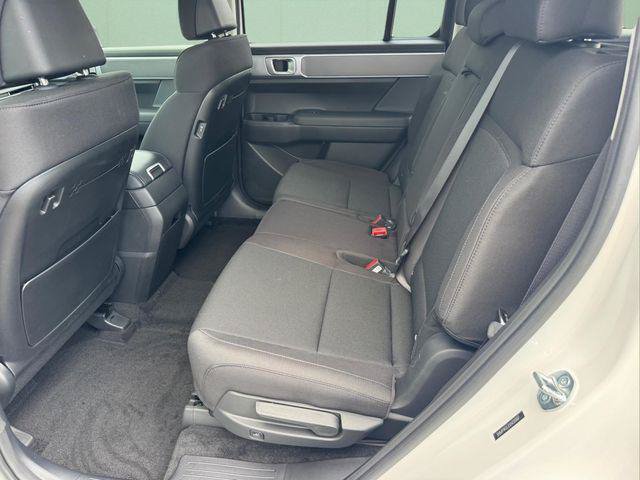 New 2027 Hyundai Santa Fe SE FWD image 13