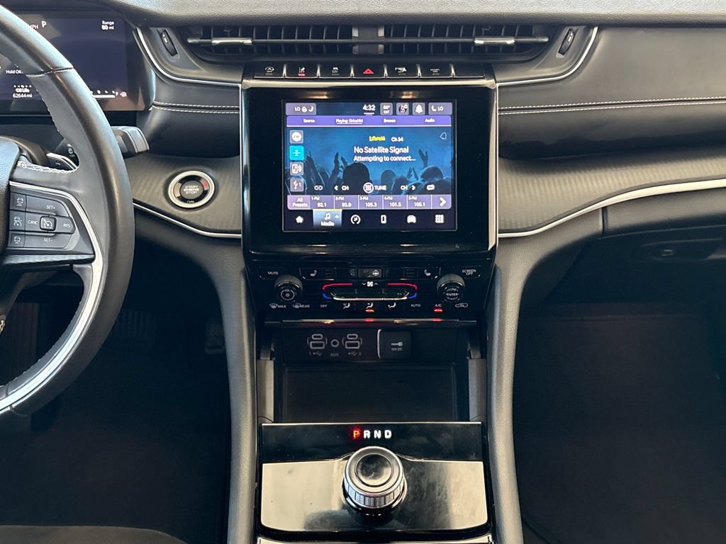 Used 2023 Jeep Grand Cherokee Altitude AWD/4WD image 32