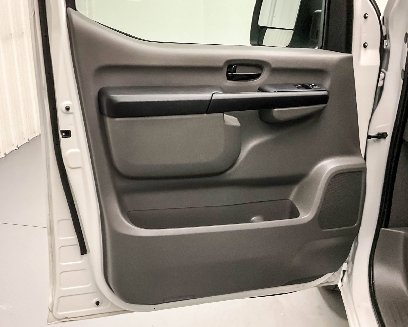 Used 2021 Nissan NV 2500 SV image 9