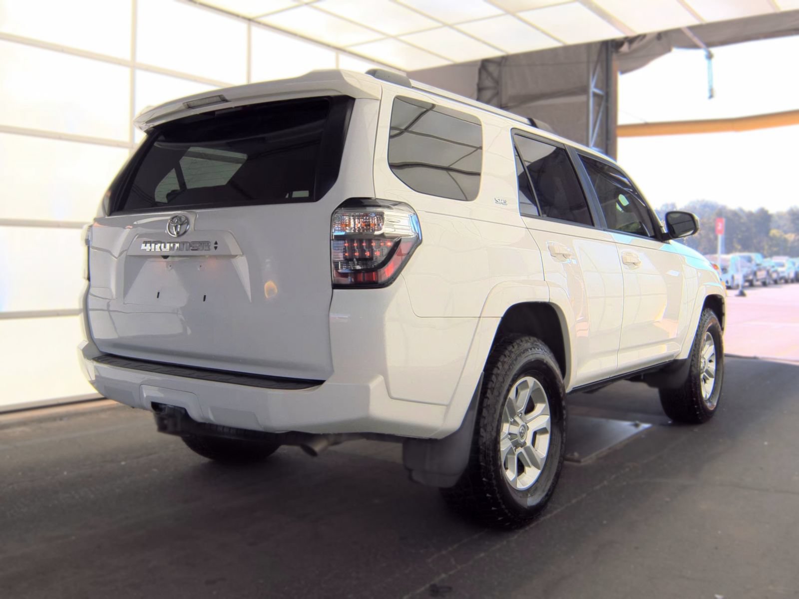 Used 2022 Toyota 4Runner SR5 AWD/4WD image 3