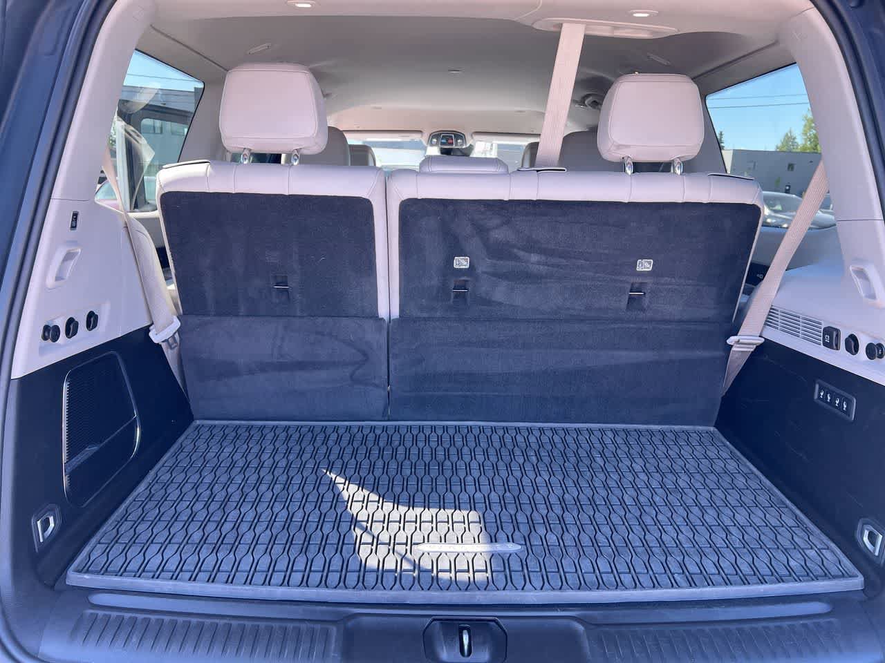 Used 2024 Jeep Wagoneer Series III AWD/4WD image 26