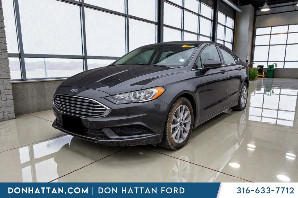 Used 2017 Ford Fusion SE w/ Fusion SE Technology Package image 26