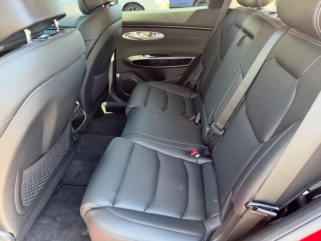 Used 2025 Genesis GV70 2.5T AWD/4WD image 14