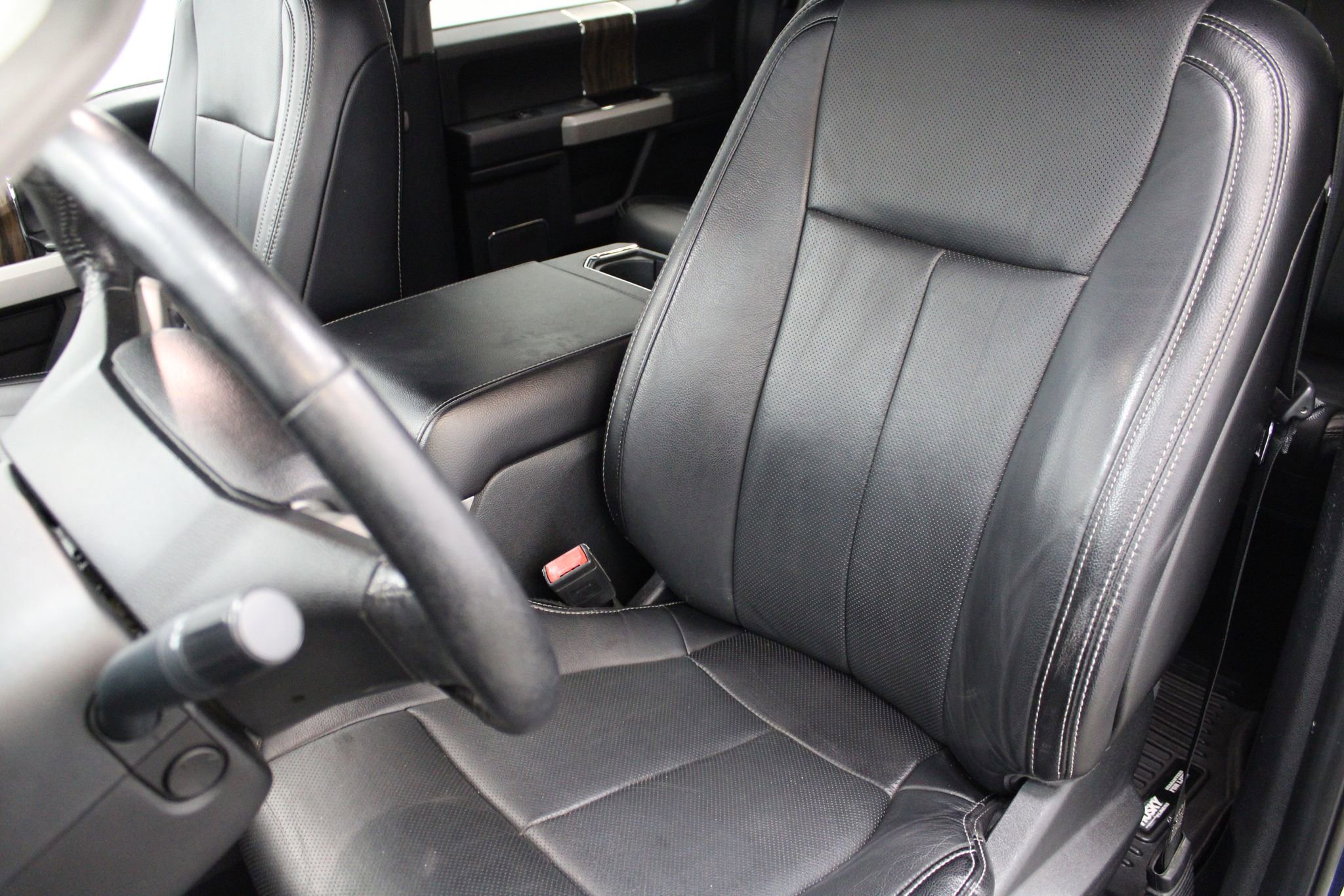 Used 2018 Ford F150 Lariat w/ Equipment Group 502A Luxury AWD/4WD image 14