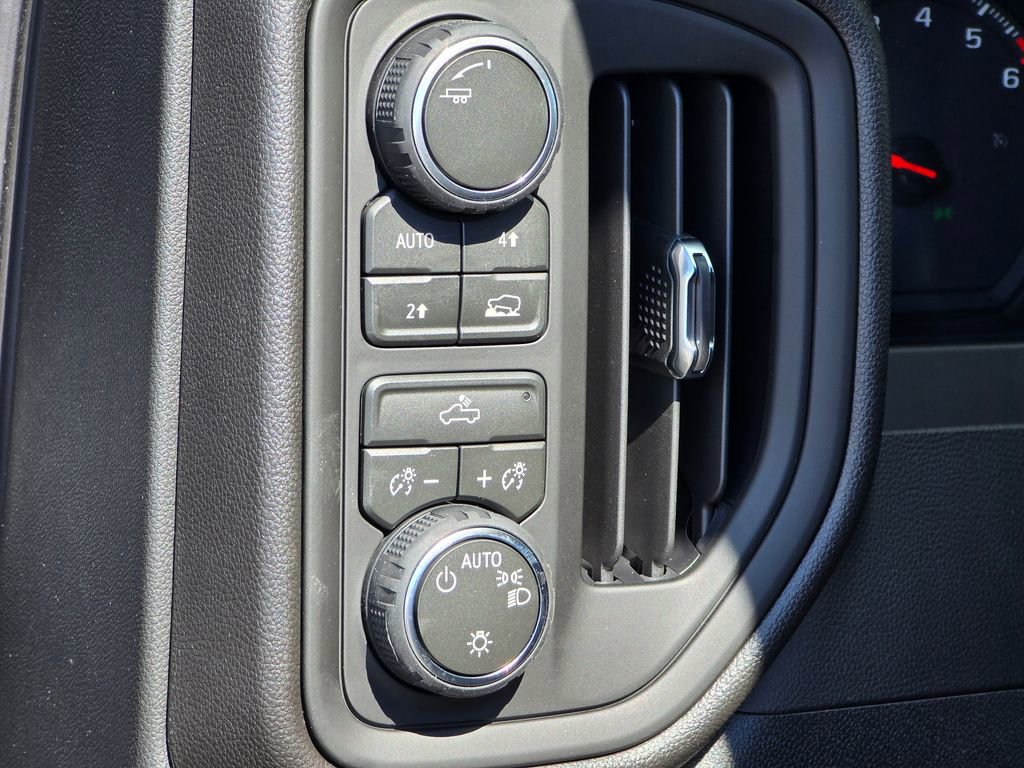 New 2026 Chevrolet Silverado 1500 Custom w/ Turbomax Blackout Package image 33