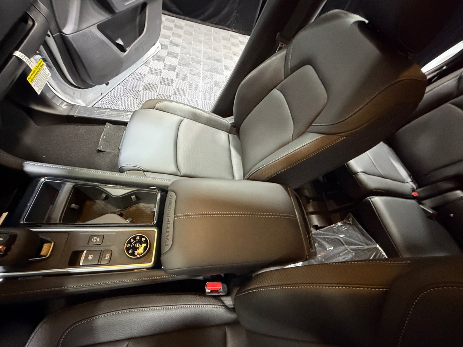 New 2026 Nissan Pathfinder SL AWD/4WD image 15