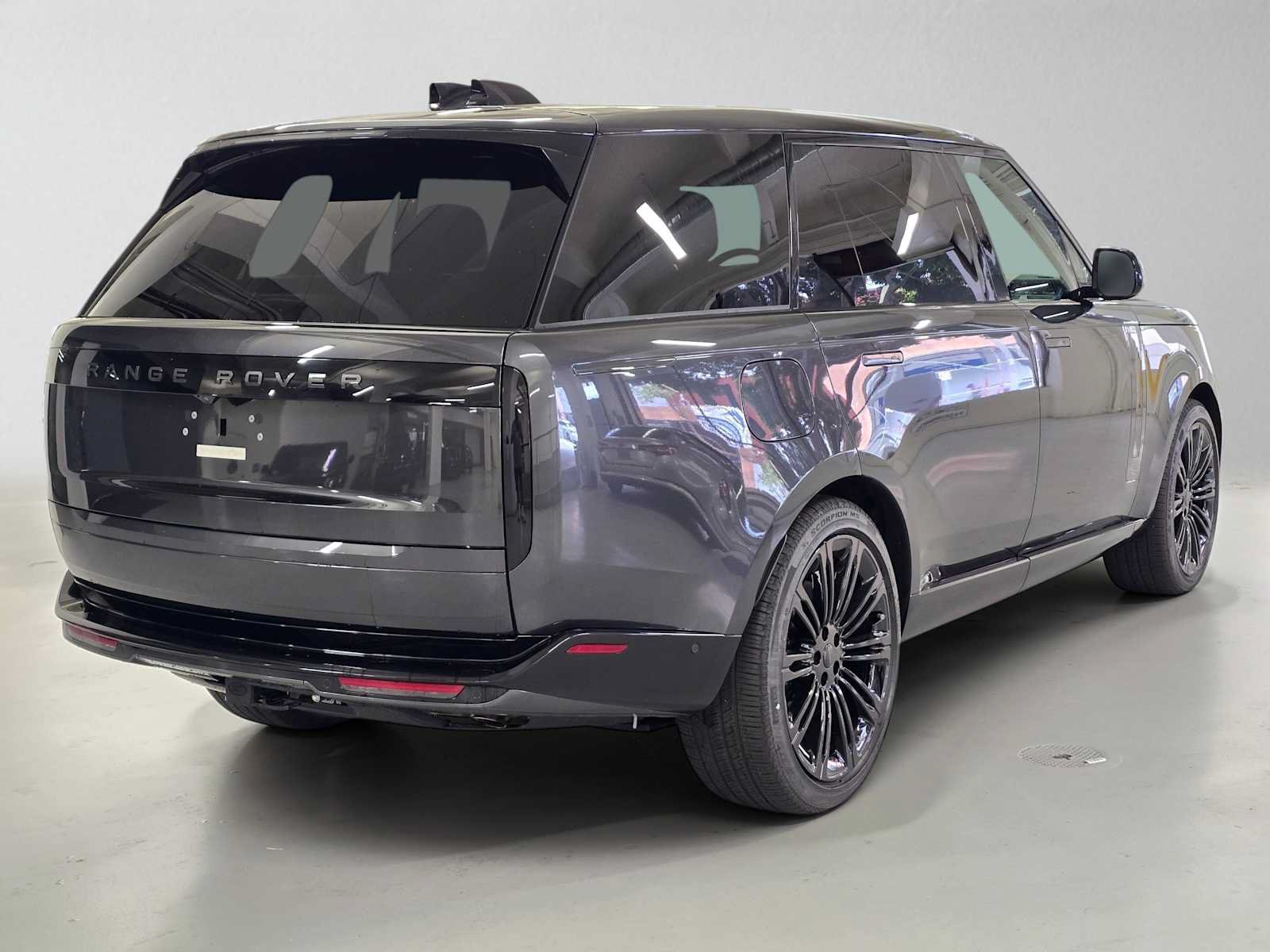 New 2026 Land Rover Range Rover Long Wheelbase SE AWD/4WD image 5