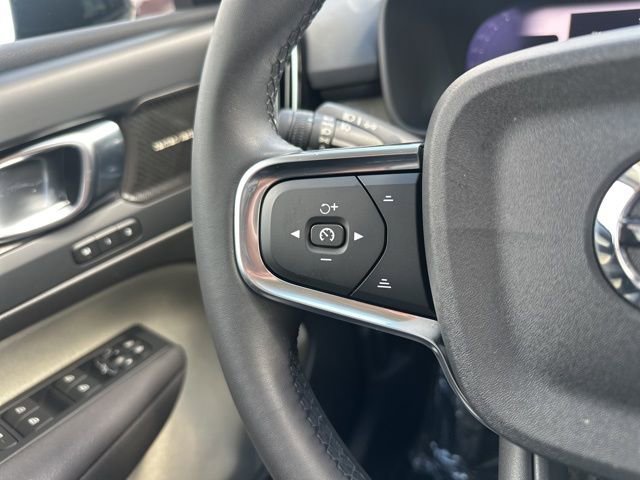 Certified 2023 Volvo XC40 B5 Ultimate w/ Climate Package image 26
