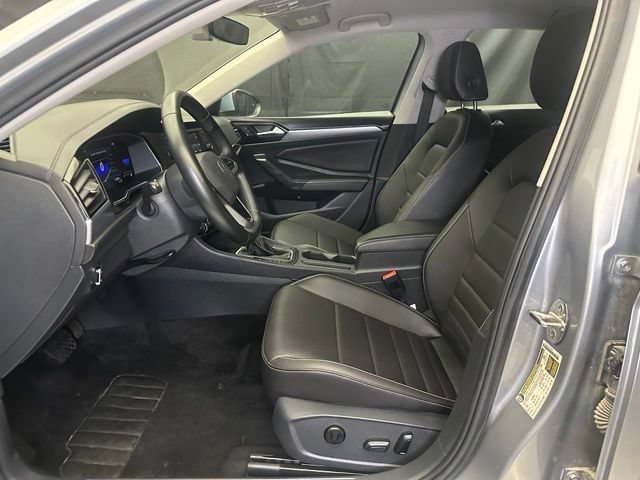 Used 2024 Volkswagen Jetta SE FWD image 21
