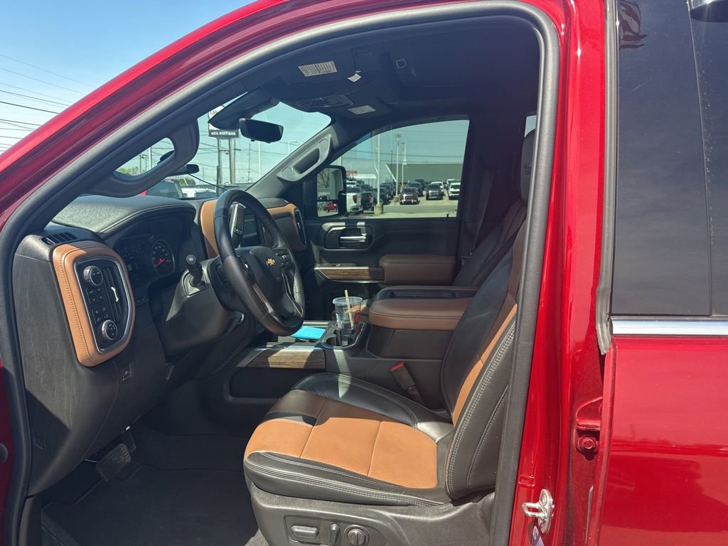 Used 2022 Chevrolet Silverado 3500 High Country w/ Z71 Off-Road Package image 9
