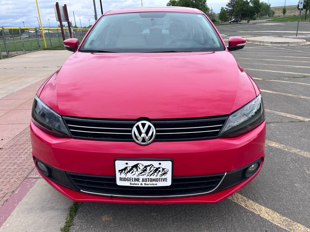 Used 2012 Volkswagen Jetta SEL FWD image 2