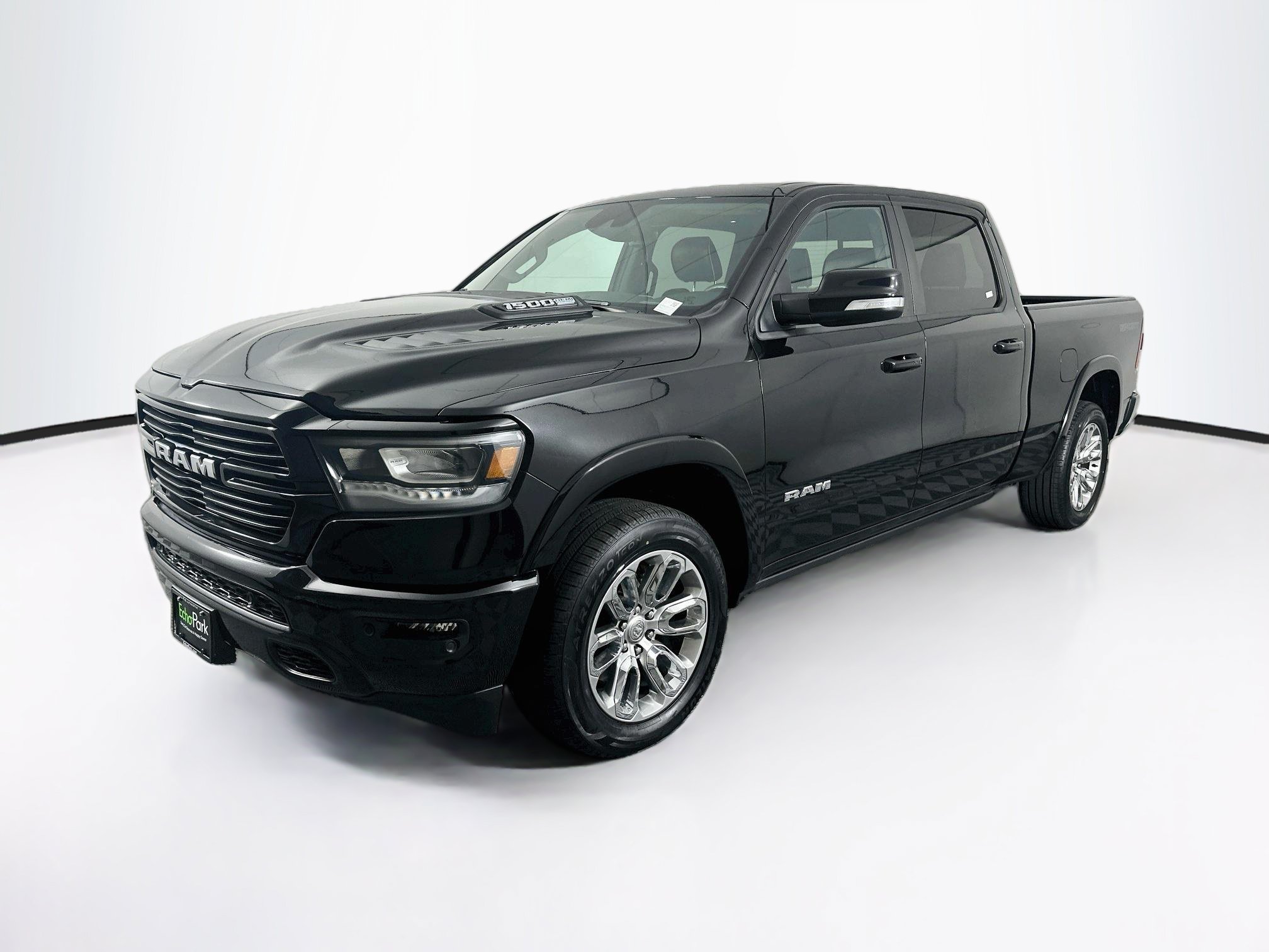 Used 2022 RAM 1500 Laramie AWD/4WD image 3