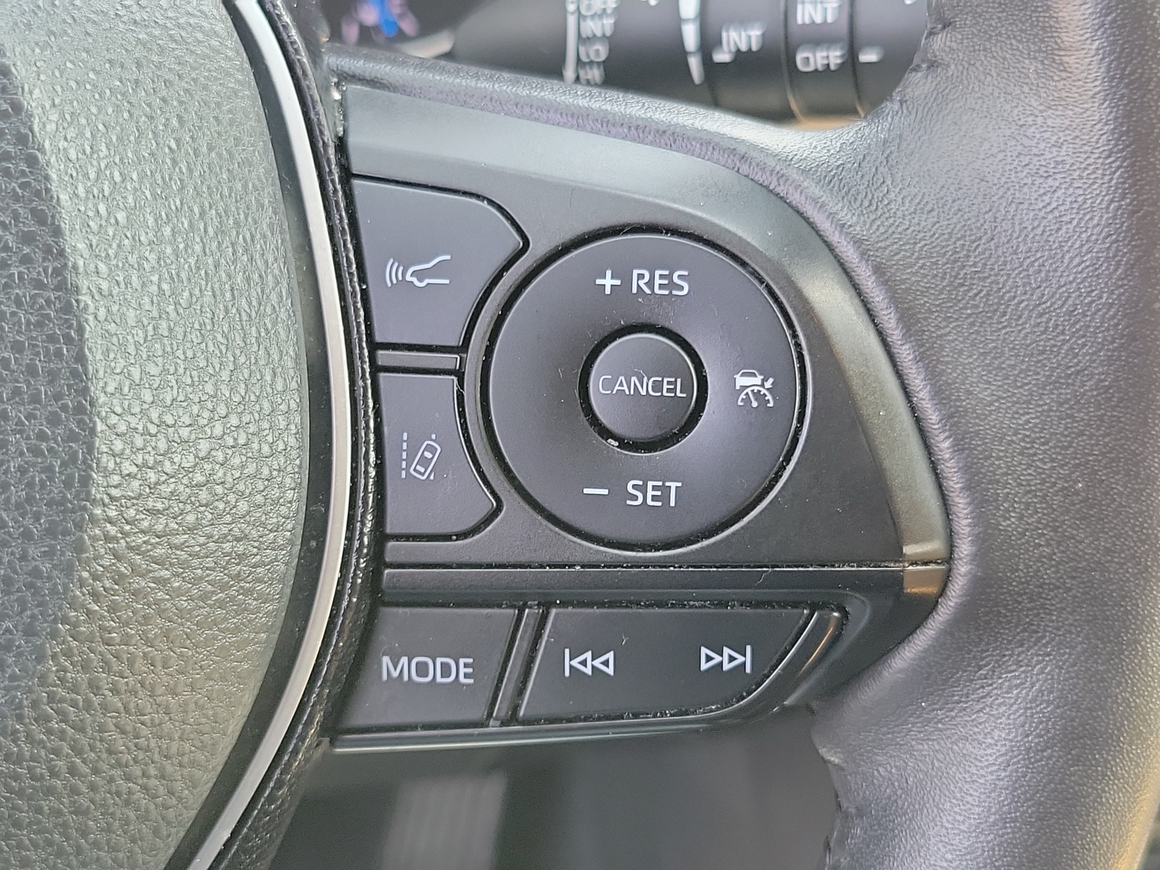 Certified 2021 Toyota RAV4 XLE Premium AWD/4WD image 27