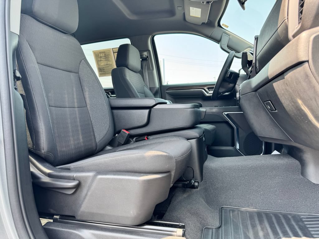 Used 2024 Chevrolet Silverado 1500 LT AWD/4WD image 12