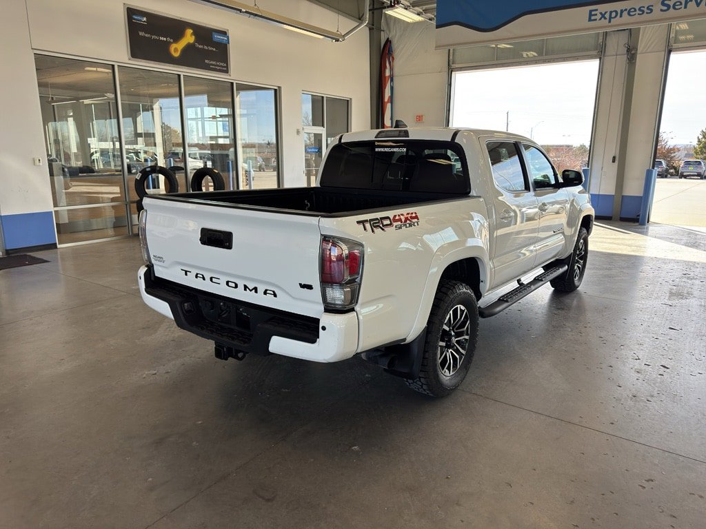 Used 2020 Toyota Tacoma TRD Sport w/ Technology Package AWD/4WD image 5