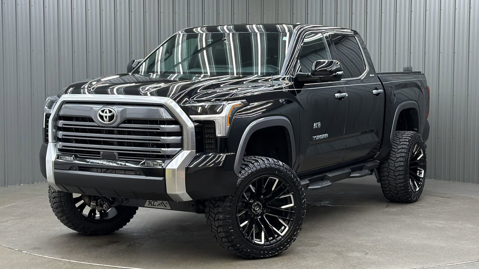 Used 2025 Toyota Tundra Limited image 1