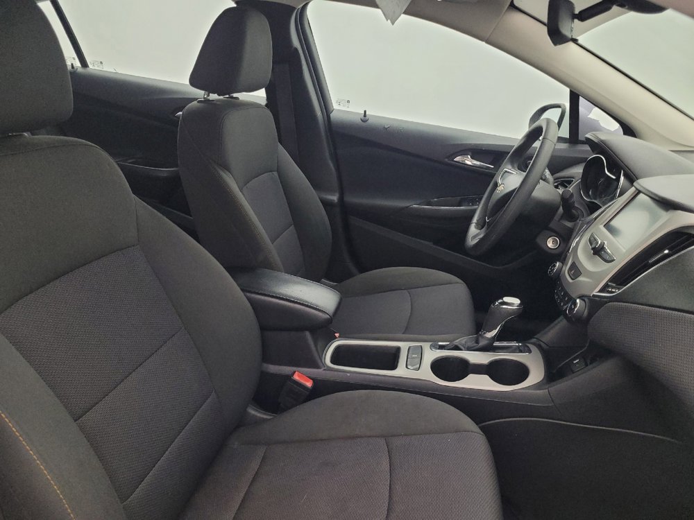 Used 2017 Chevrolet Cruze LS FWD image 21