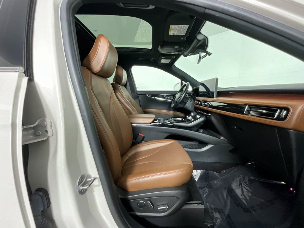 Certified 2023 Lincoln Nautilus Reserve image 20