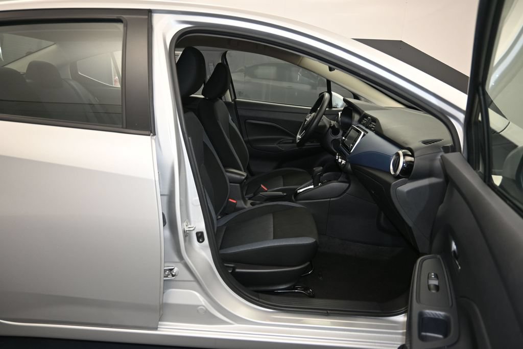 Used 2025 Nissan Versa SV FWD image 26
