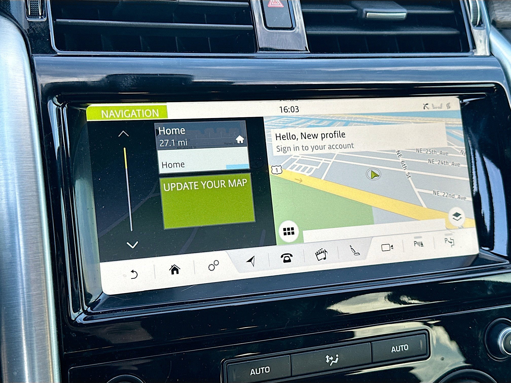 Used 2019 Land Rover Discovery HSE image 14