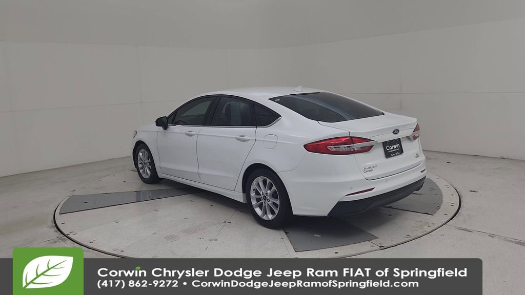 Used 2020 Ford Fusion SE FWD image 11
