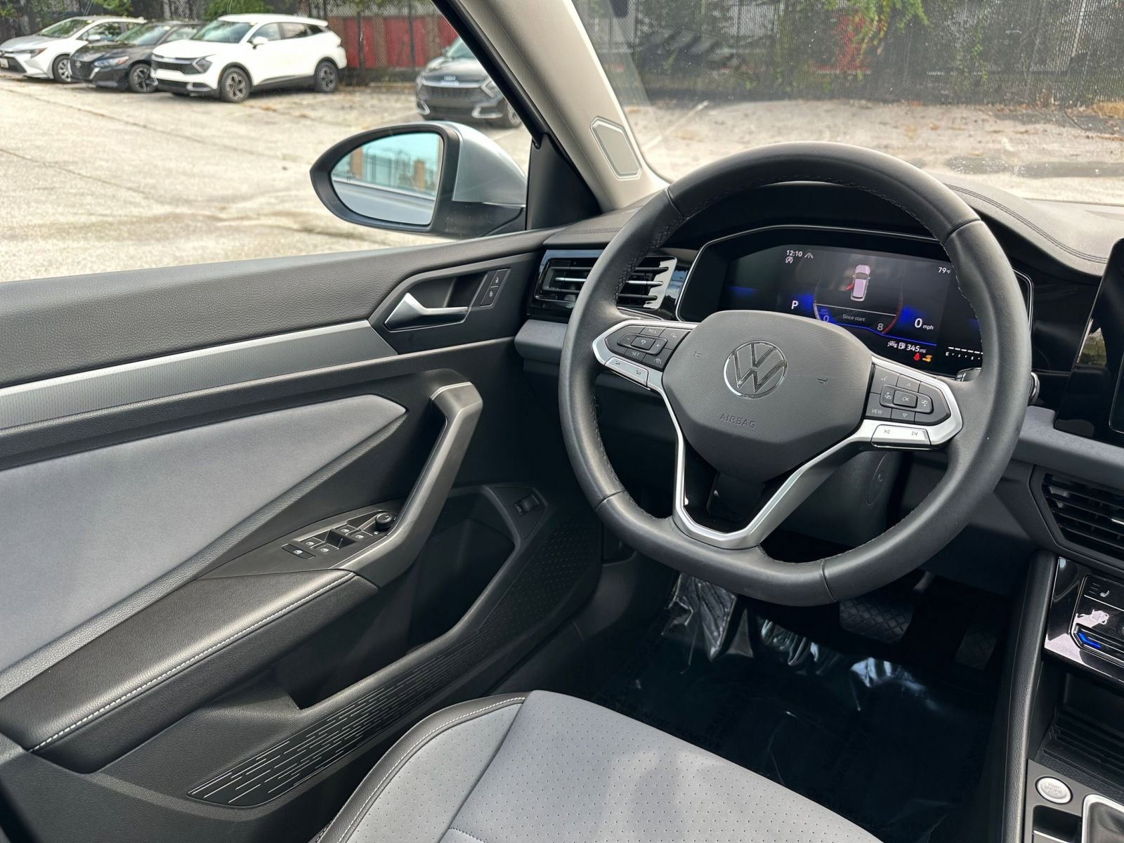 Used 2025 Volkswagen Jetta SE image 33