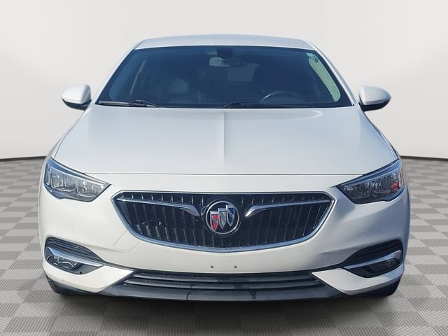 Used 2018 Buick Regal Essence FWD image 2