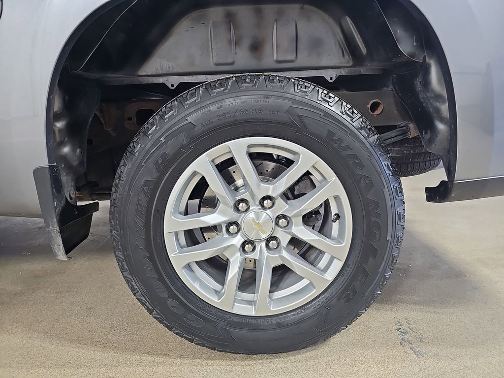 Used 2022 Chevrolet Silverado 1500 LT AWD/4WD image 38