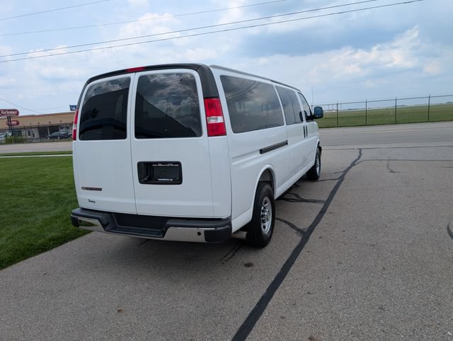 Used 2025 Chevrolet Express 3500 LT w/ LT Preferred Equipment Group RWD image 9