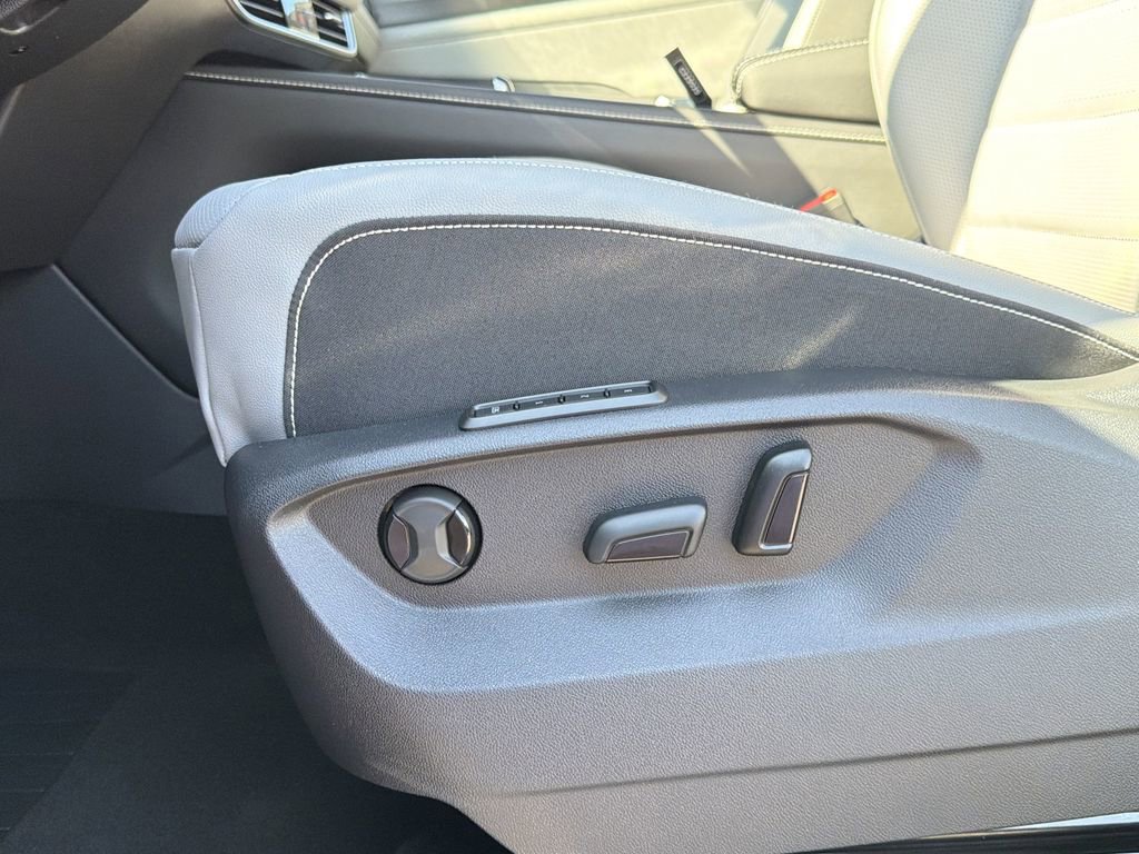 New 2026 Volkswagen Atlas Cross Sport SEL R-Line image 23