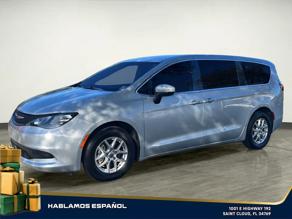 Used 2022 Chrysler Voyager LX image 2