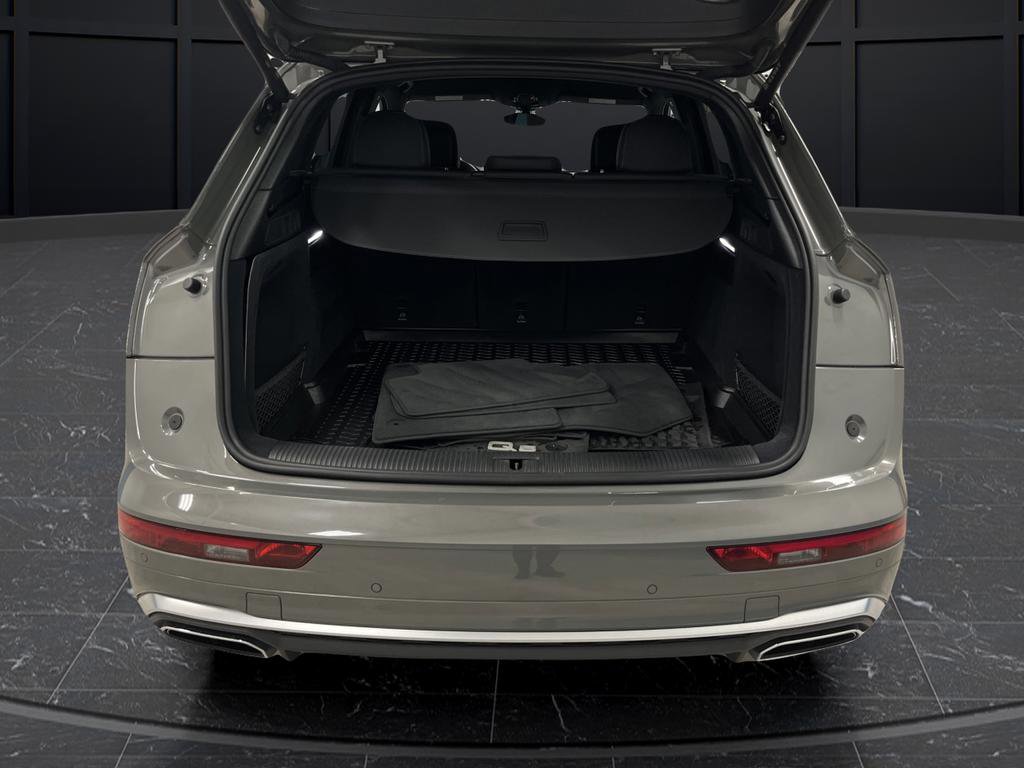 Used 2023 Audi Q5 2.0T Premium w/ Convenience Package image 13