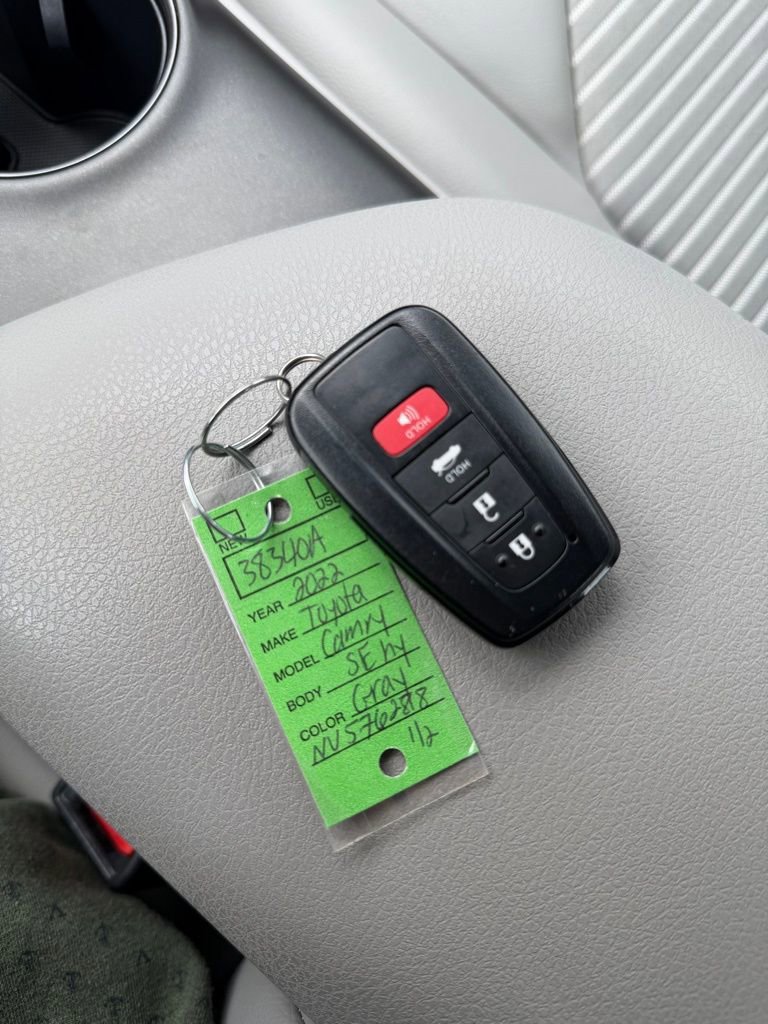 Used 2022 Toyota Camry SE image 33