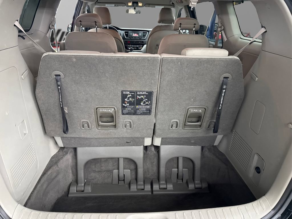 Used 2015 Kia Sedona LX w/ LX Convenience Package image 11
