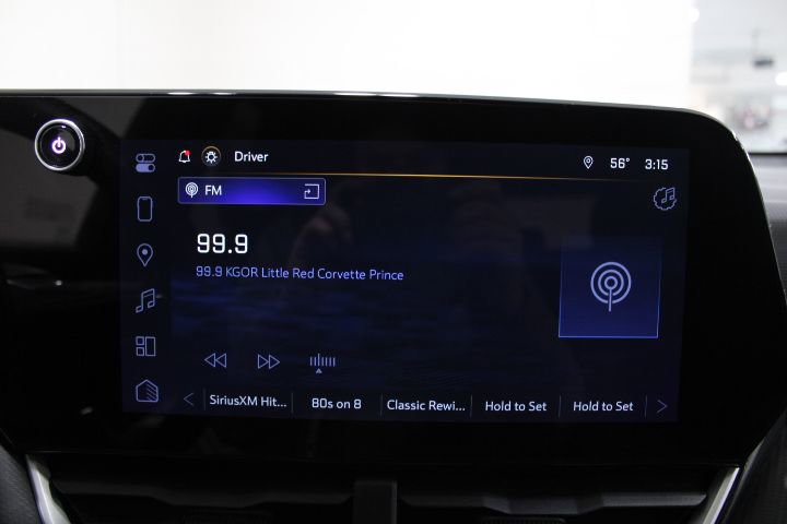 Used 2025 Chevrolet Equinox LT AWD/4WD image 3