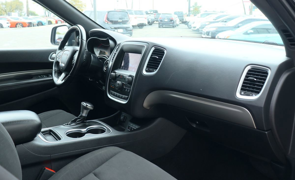 Used 2020 Dodge Durango SXT image 37
