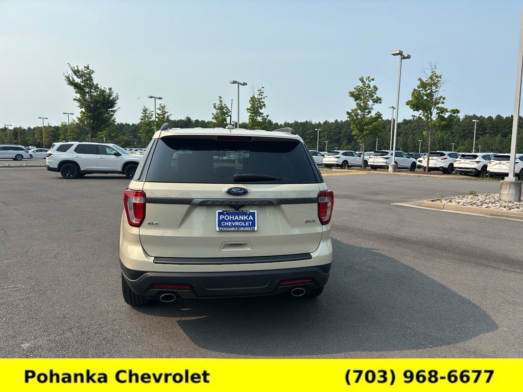 Used 2018 Ford Explorer XLT w/ Equipment Group 202A AWD/4WD image 6