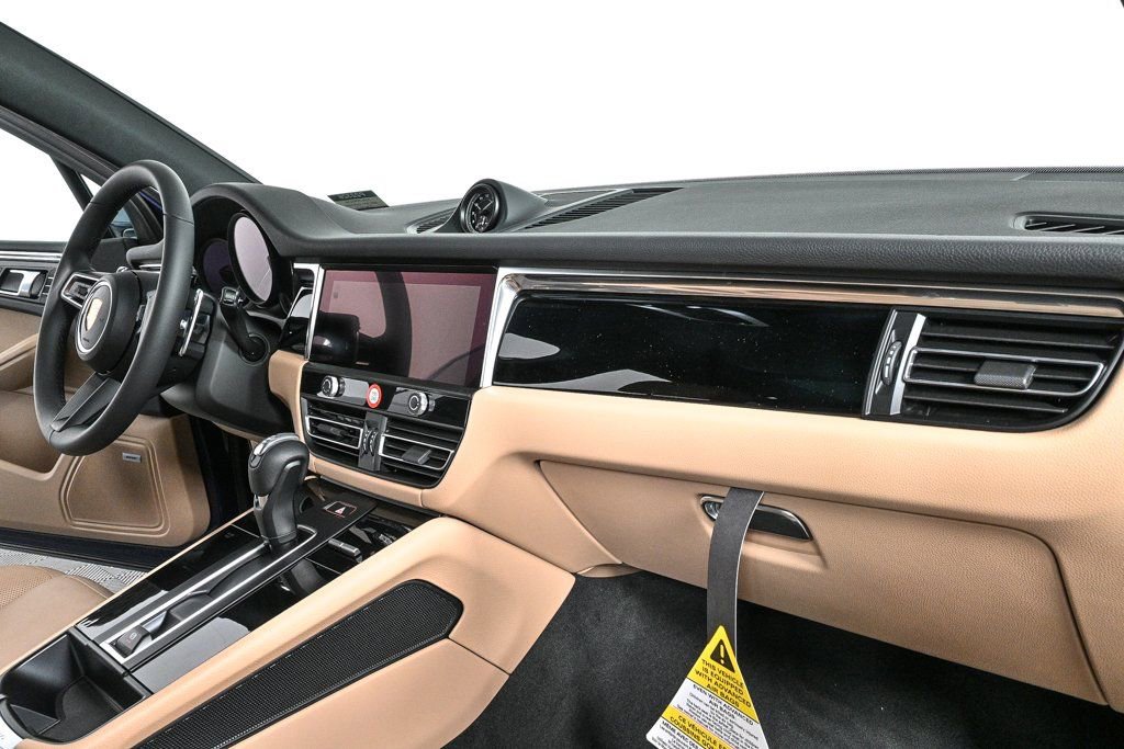 New 2026 Porsche Macan image 26