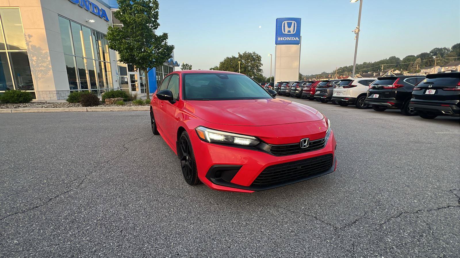 Used 2022 Honda Civic Sport image 2