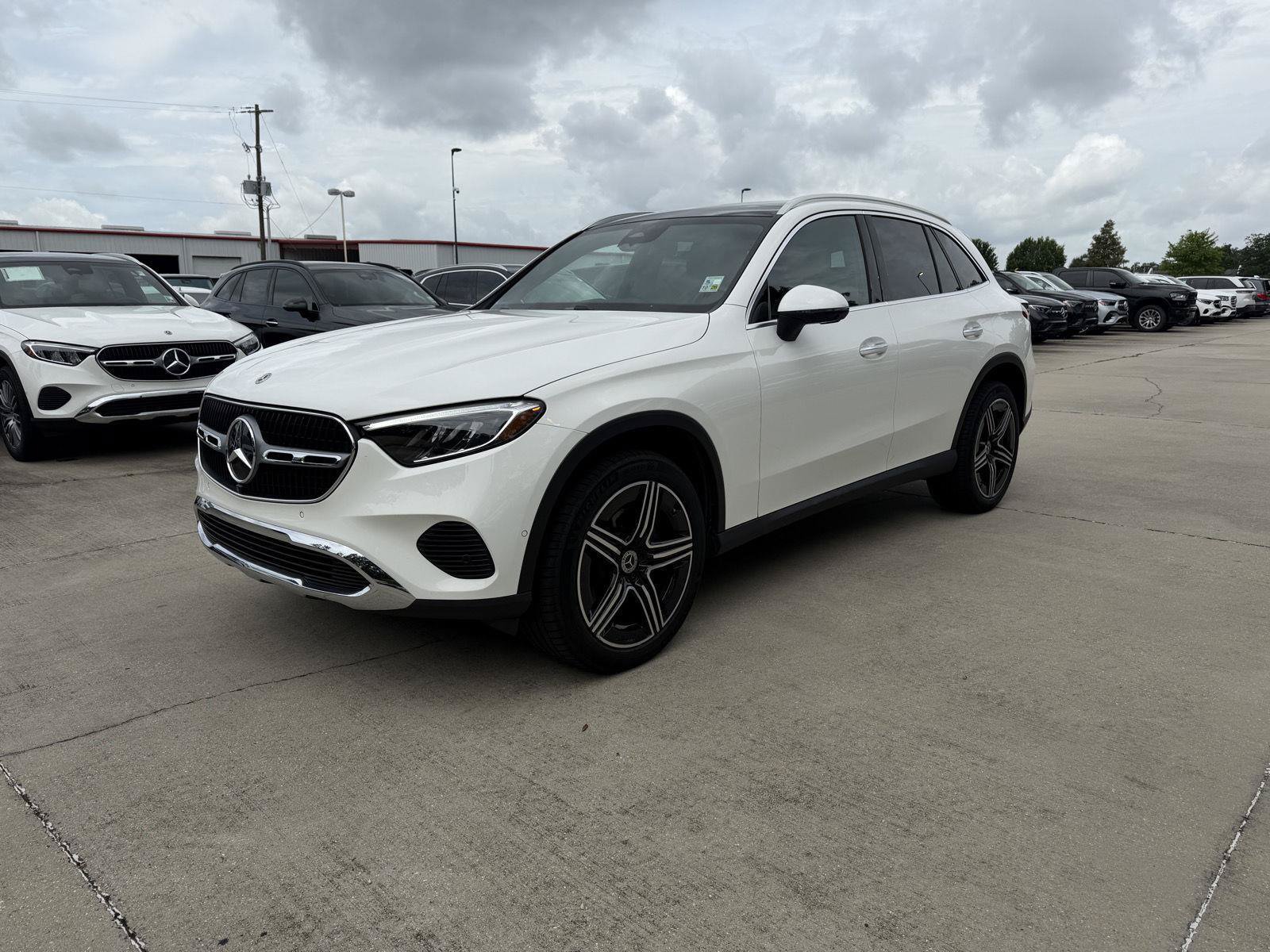Certified 2026 Mercedes-Benz GLC 300 image 3